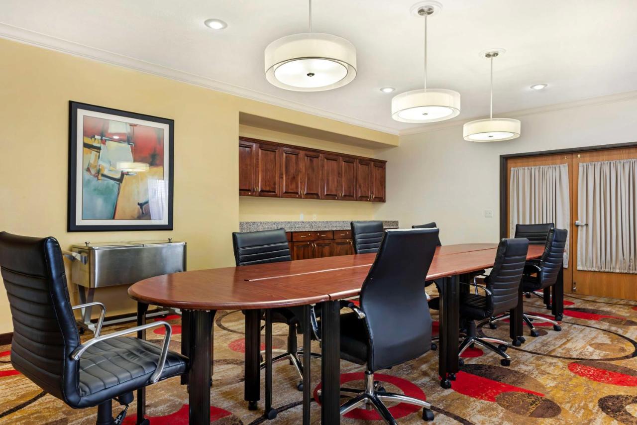  | Best Western Plus Eagleridge Inn & Suites