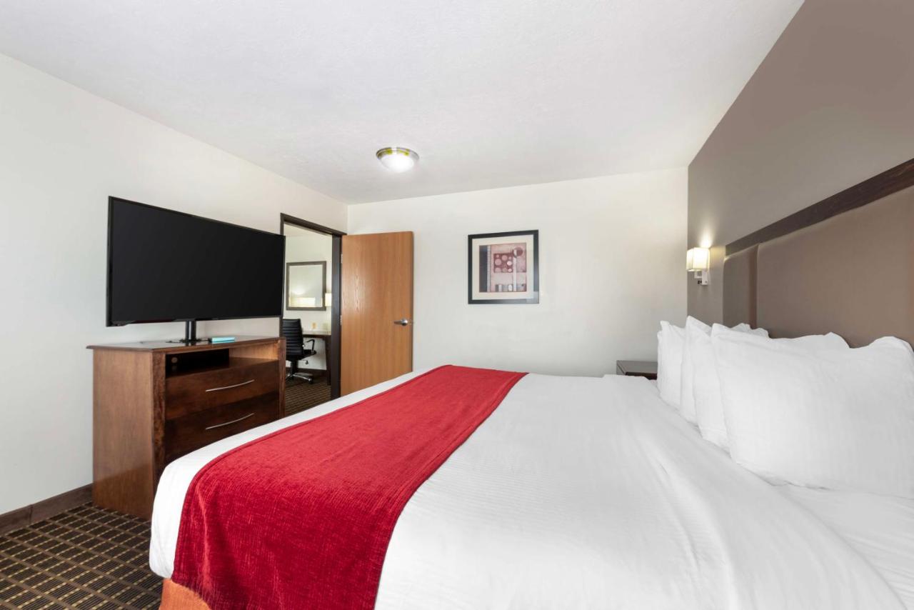 | Best Western Plus Eagleridge Inn & Suites