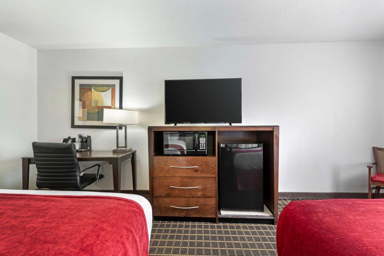 Queen Room with Two Queen Beds at Best Western Plus Eagleridge Inn & Suites
