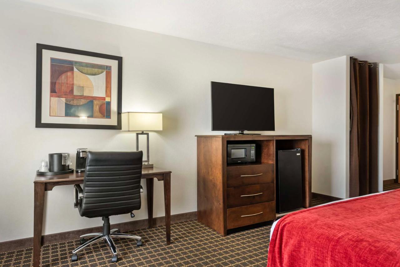  | Best Western Plus Eagleridge Inn & Suites