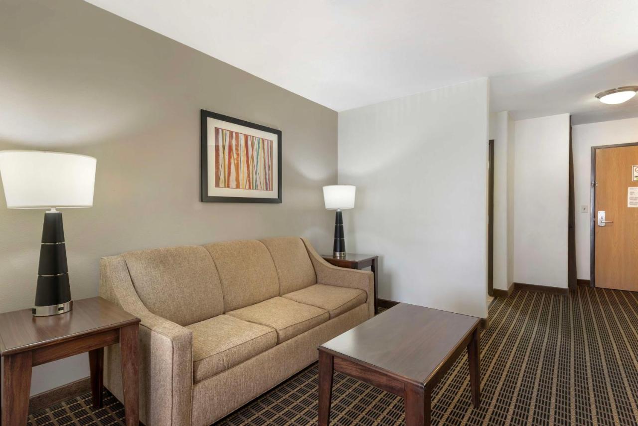 King Suite with Sofa Bed at Best Western Plus Eagleridge Inn & Suites