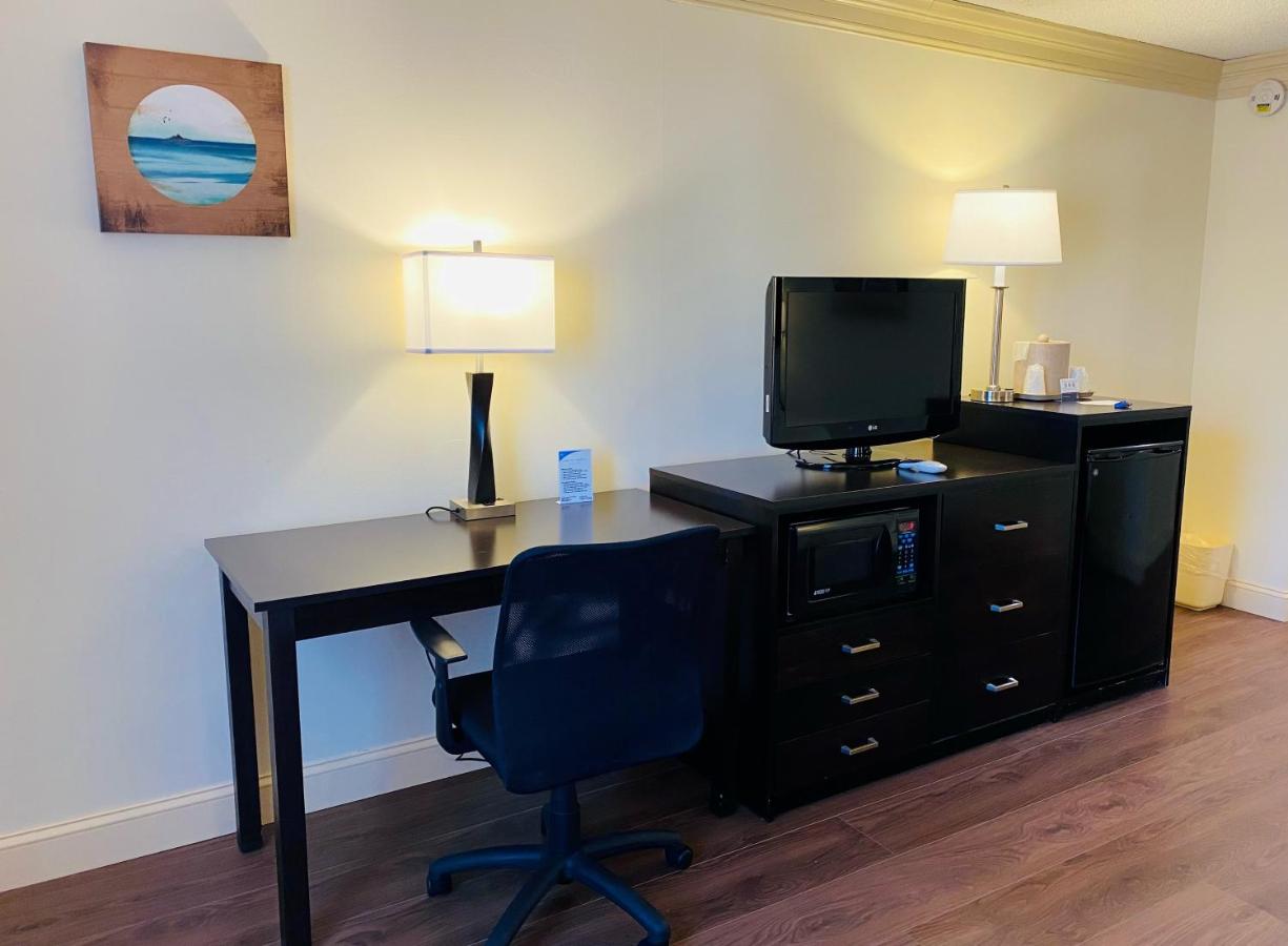 | Clarion Hotel & Conference Center Toms River