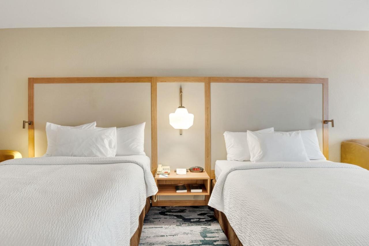 | Fairfield Inn & Suites Fredericksburg