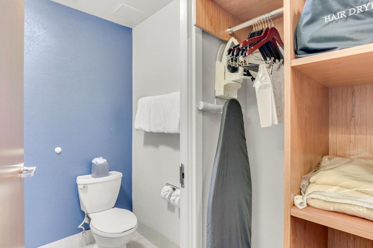 | Fairfield Inn & Suites Fredericksburg