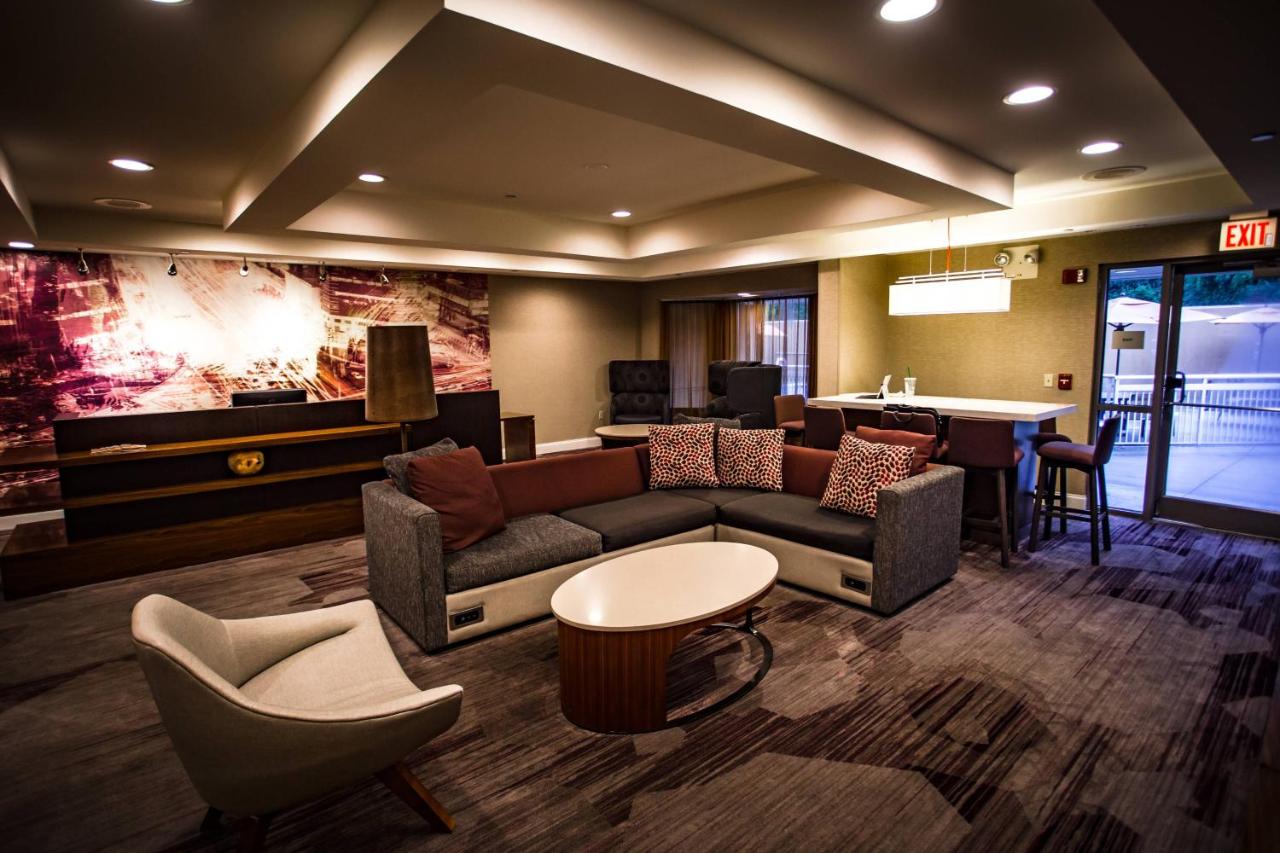 | Courtyard Memphis East/Bill Morris Parkway