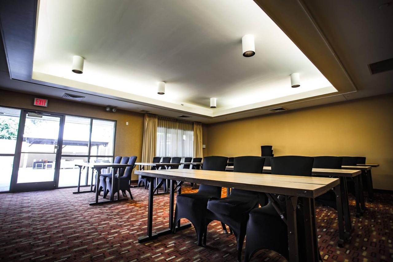| Courtyard Memphis East/Bill Morris Parkway