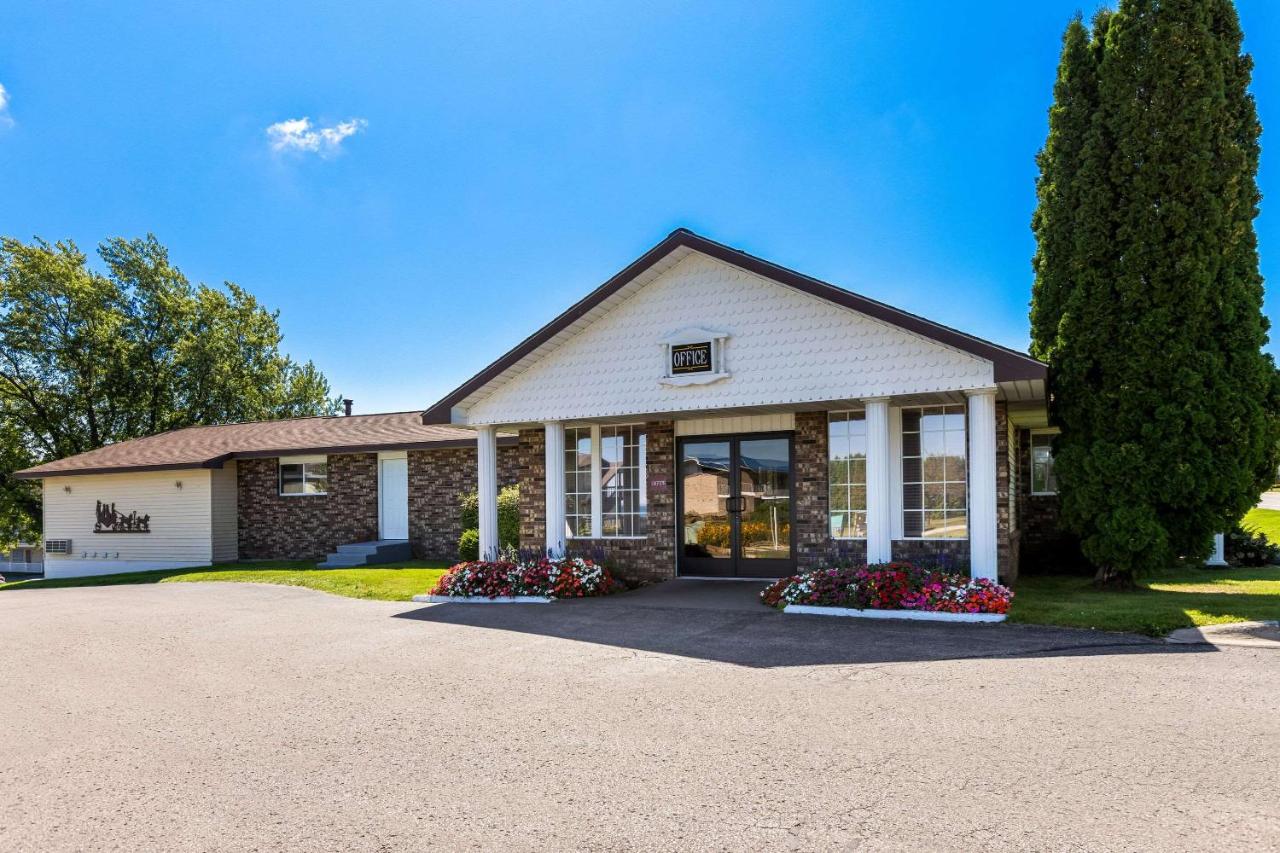 | Quality Inn Lakefront