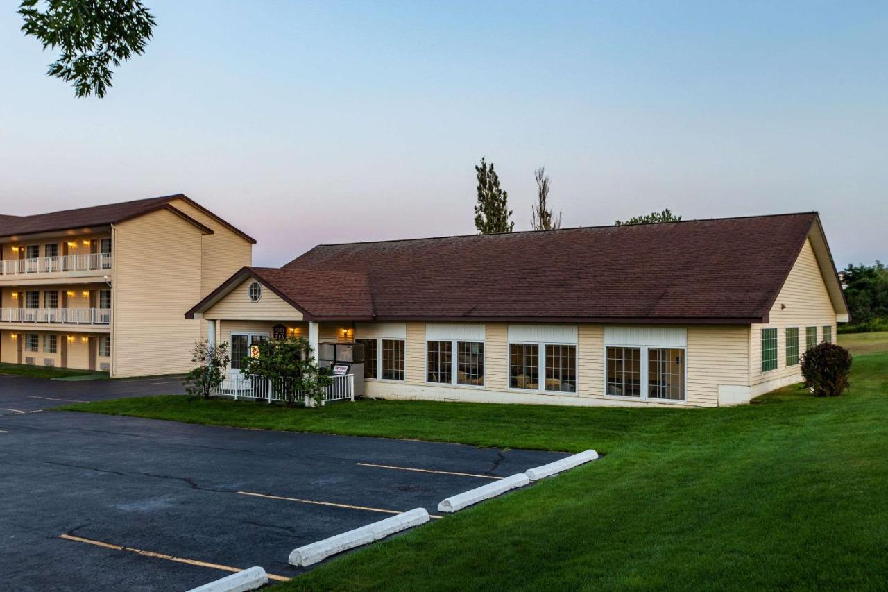 | Quality Inn Lakefront