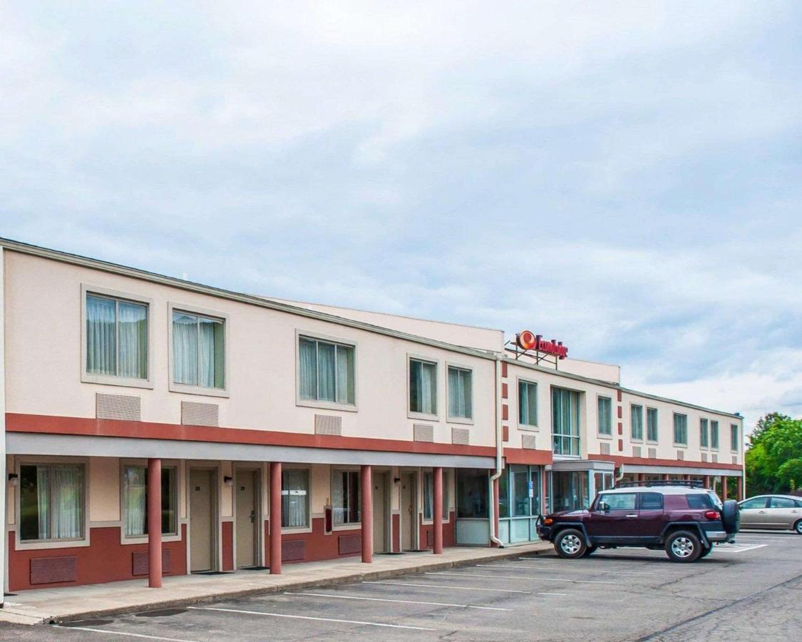 | Econo Lodge Elmira