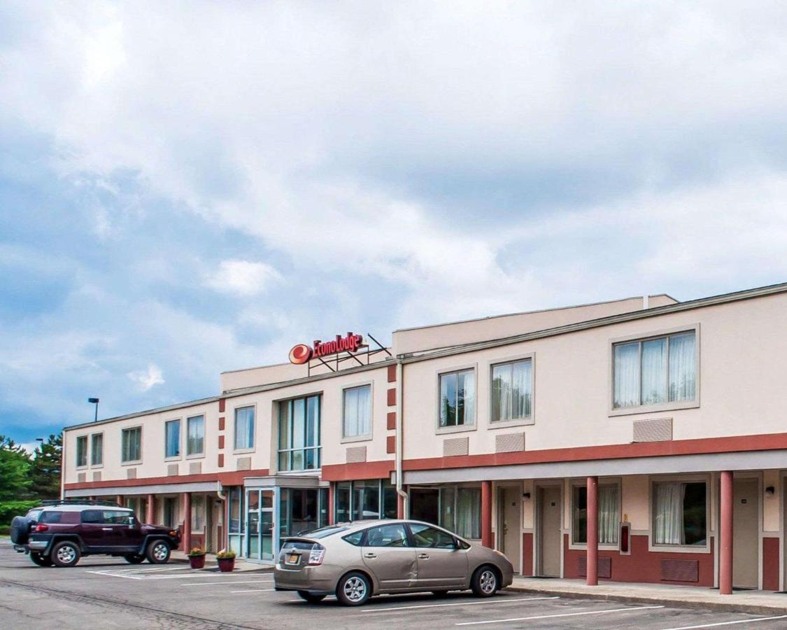 | Econo Lodge Elmira
