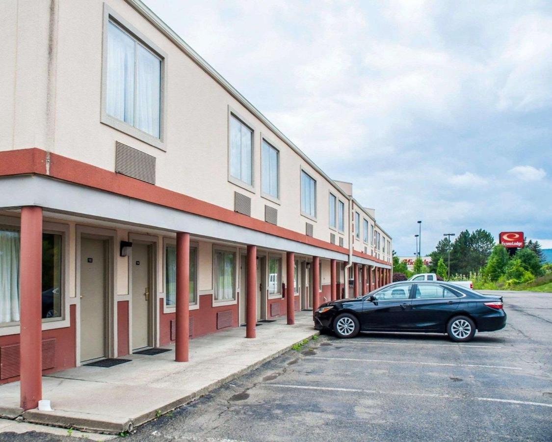 | Econo Lodge Elmira