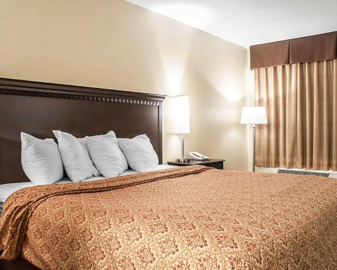 | Econo Lodge Elmira