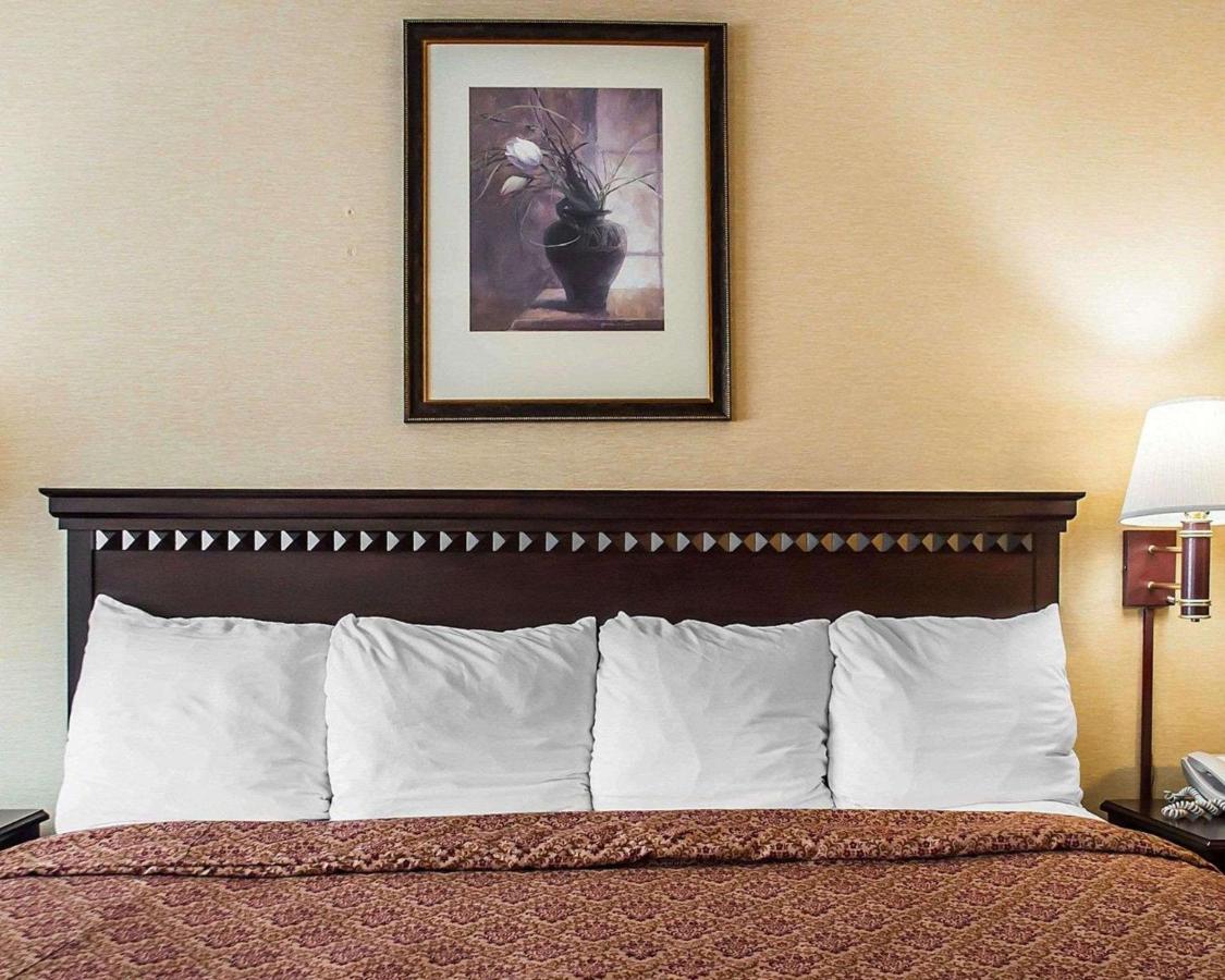 | Econo Lodge Elmira
