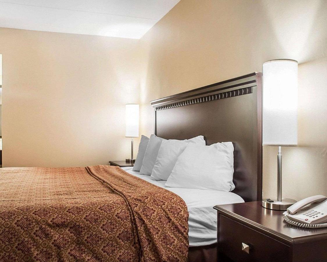 | Econo Lodge Elmira