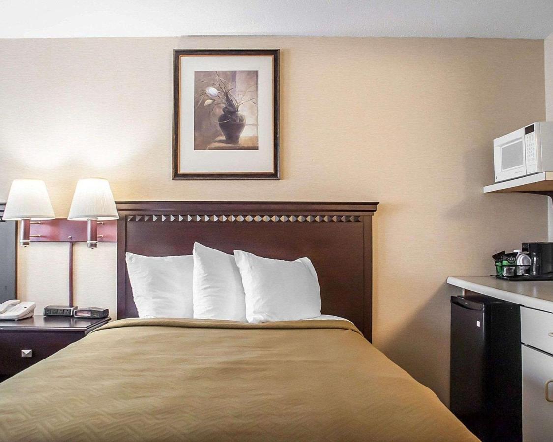 | Econo Lodge Elmira