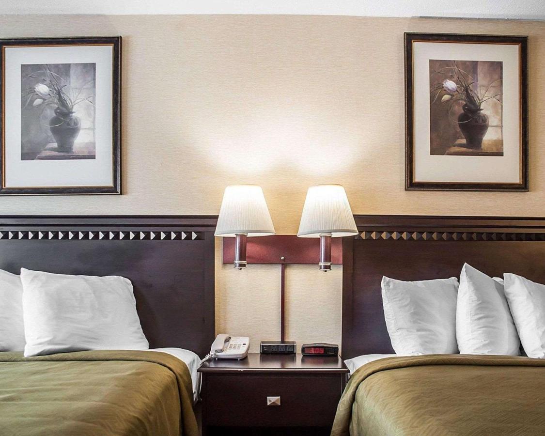 | Econo Lodge Elmira