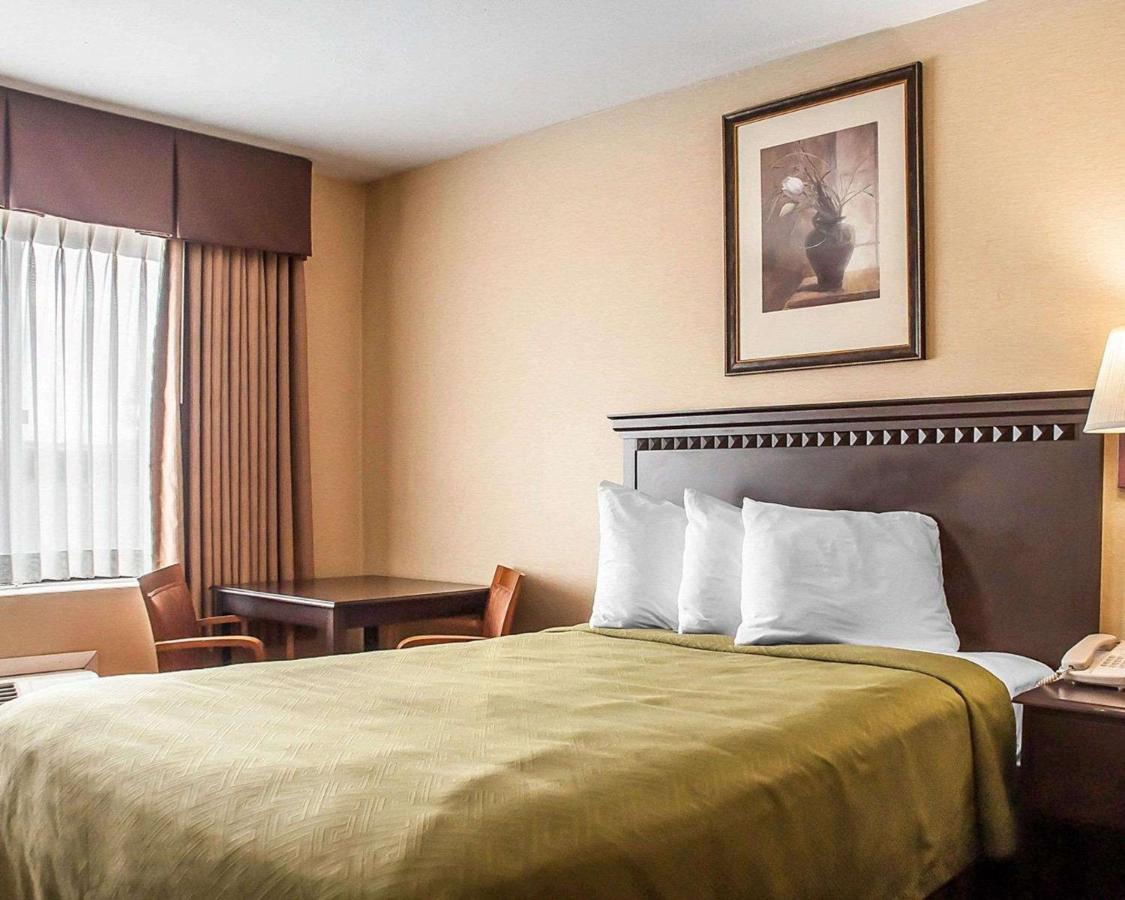 | Econo Lodge Elmira
