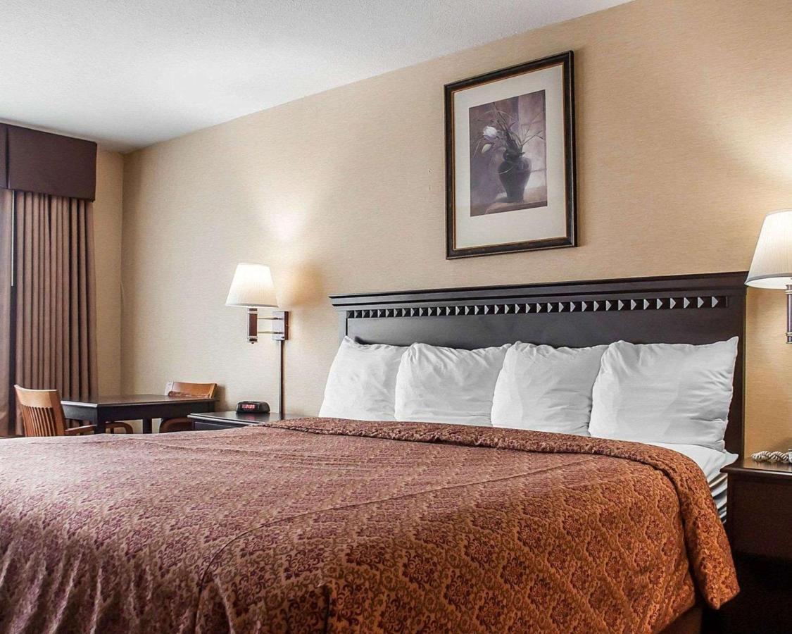 | Econo Lodge Elmira
