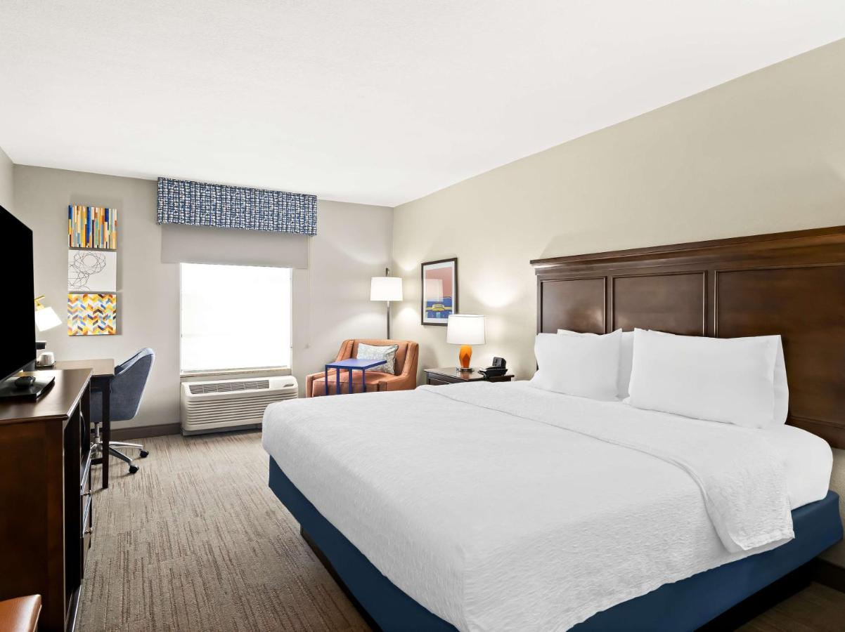King Room at Hampton Inn Blytheville