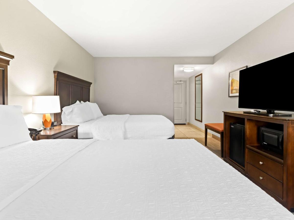 Queen Room with Two Queen Beds at Hampton Inn Blytheville