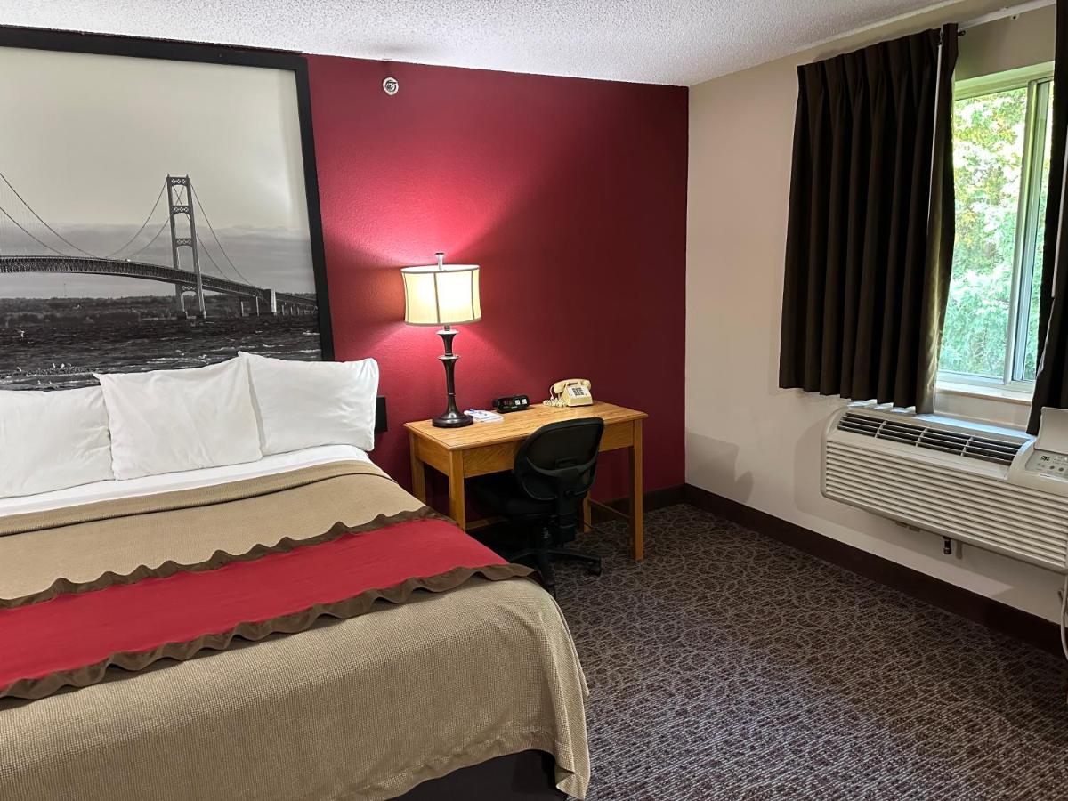 King Studio Suite - Non-Smoking at Super 8 by Wyndham West Branch