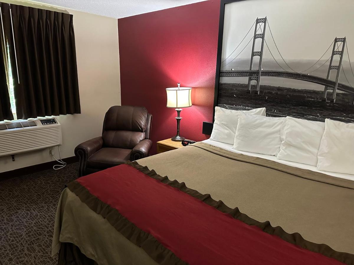 | Super 8 by Wyndham West Branch