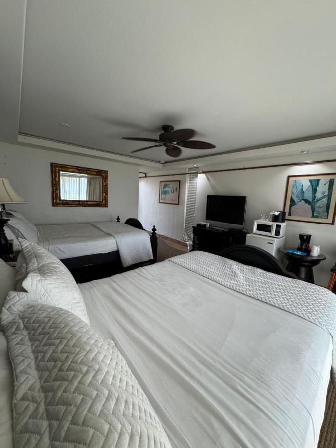 Queen Room with Two Queen Beds - Ocean Front at Hotel Coral Reef