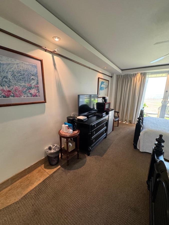 Queen Room with Two Queen Beds - Ocean Front at Hotel Coral Reef