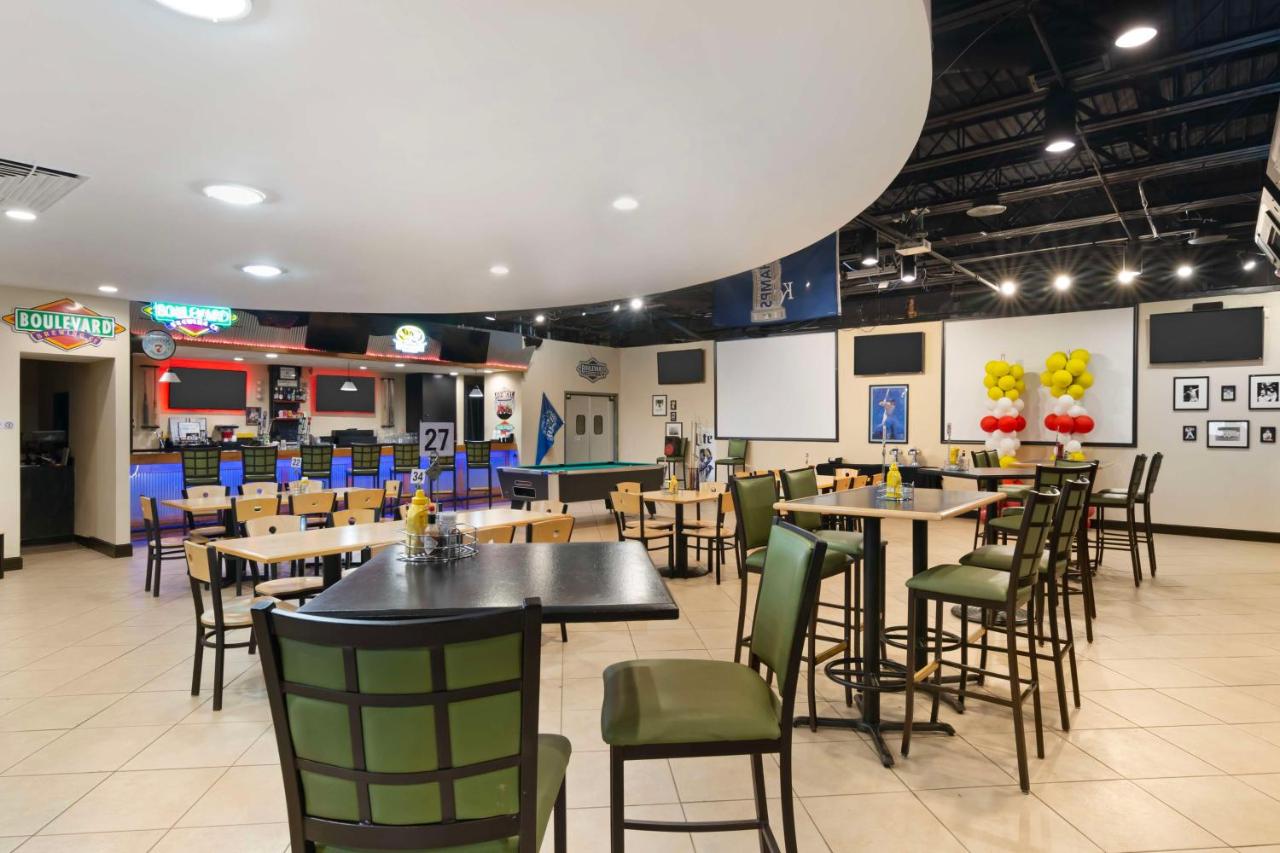 | Best Western Premier Kansas City Sports Complex Hotel