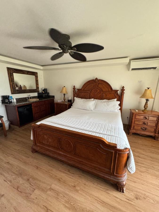 King Room - Ocean Front at Hotel Coral Reef