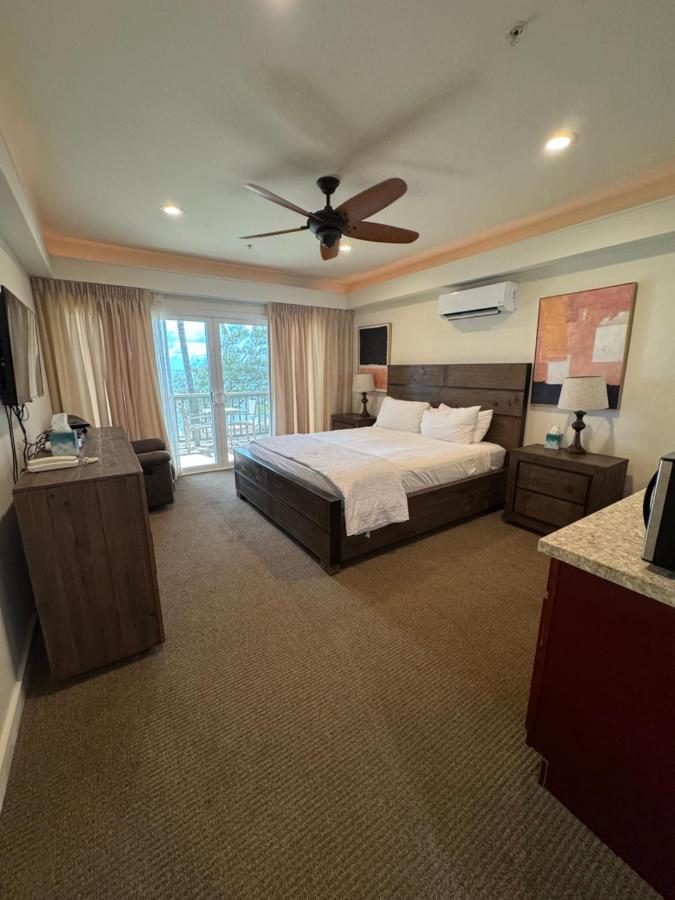 King Room with Sea View at Hotel Coral Reef
