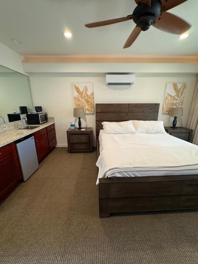 King Room with Sea View at Hotel Coral Reef