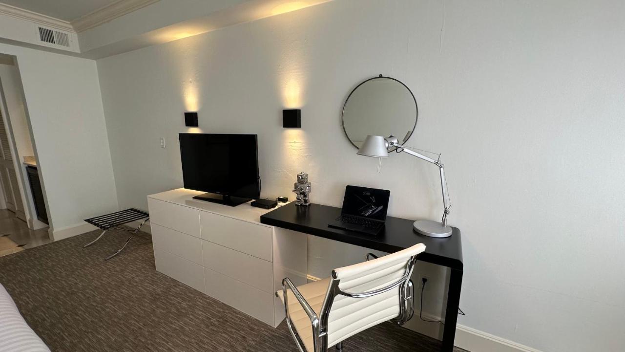 | Oxford Palace Hotel