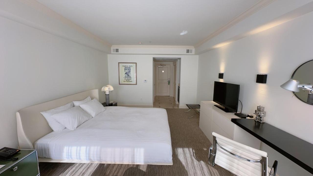 | Oxford Palace Hotel