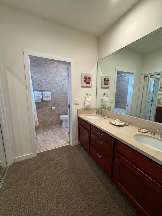 King Suite with Sea View at Hotel Coral Reef