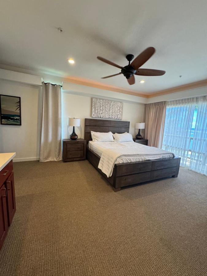 King Suite with Sea View at Hotel Coral Reef
