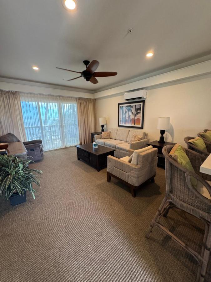 King Suite with Sea View at Hotel Coral Reef