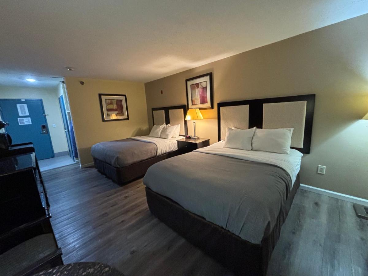| Quality Inn & Suites Woodstock near Lake Geneva