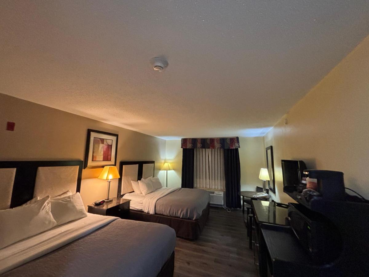 | Quality Inn & Suites Woodstock near Lake Geneva