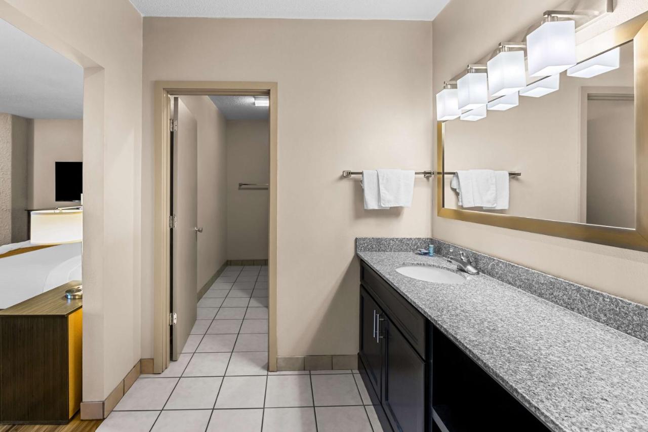 | Best Western Toni Inn