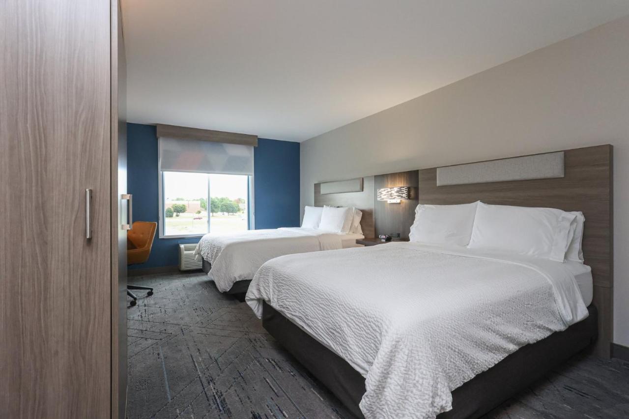 Queen Room with Two Queen Beds at Holiday Inn Express Tulsa South Bixby by IHG