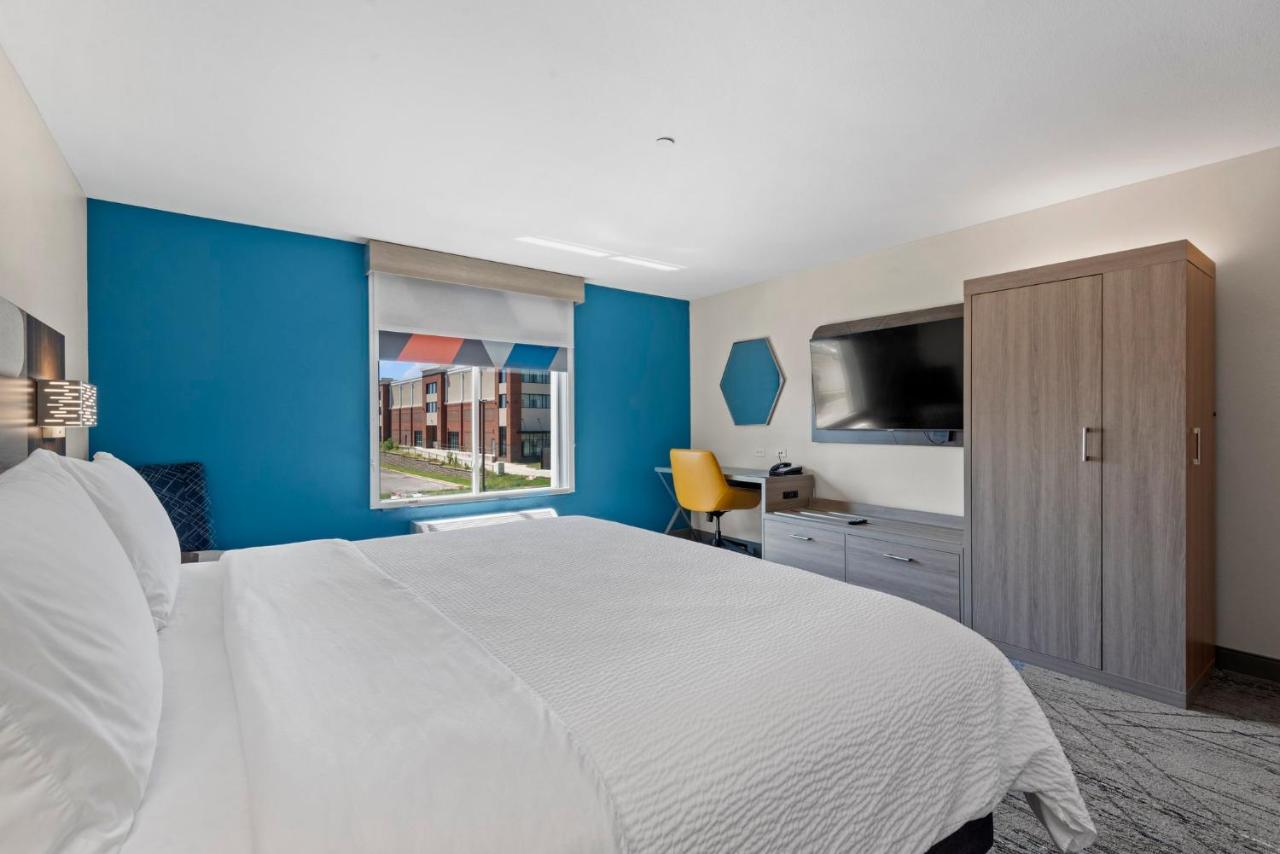Room Selected at Check-In at Holiday Inn Express Tulsa South Bixby by IHG