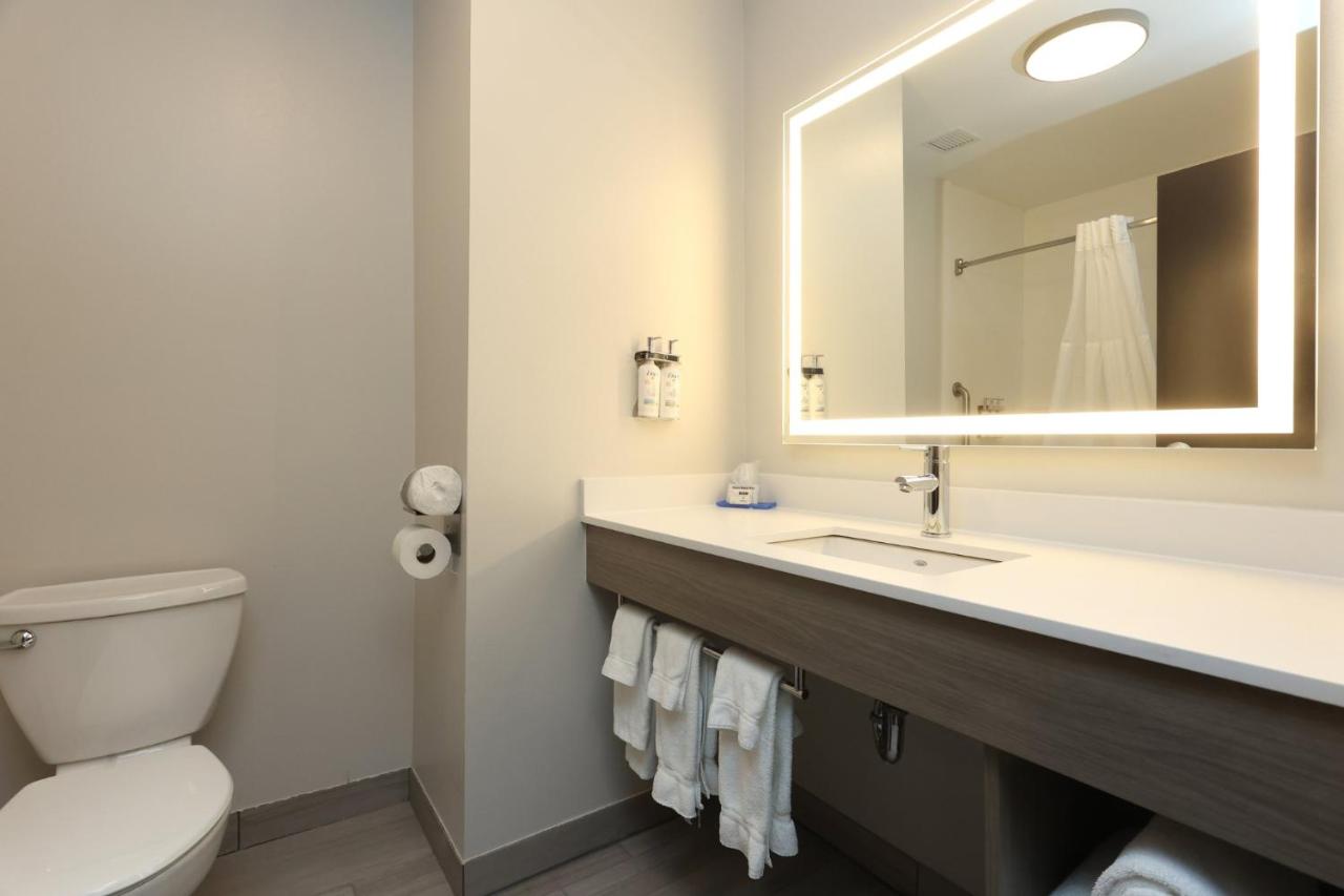 Queen Room with Two Queen Beds at Holiday Inn Express Tulsa South Bixby by IHG