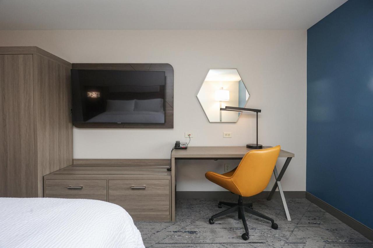 Room Selected at Check-In at Holiday Inn Express Tulsa South Bixby by IHG