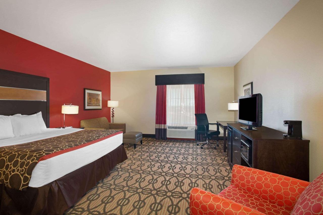 King Studio with View - Non-Smoking at La Quinta Inn & Suites by Wyndham Pearsall