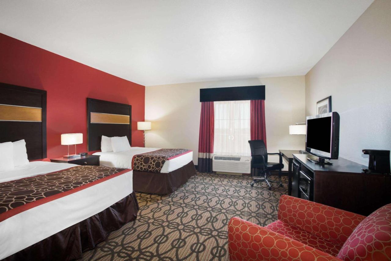Queen Room with Two Queen Beds and View - Mobility Access/Non-Smoking at La Quinta Inn & Suites by Wyndham Pearsall