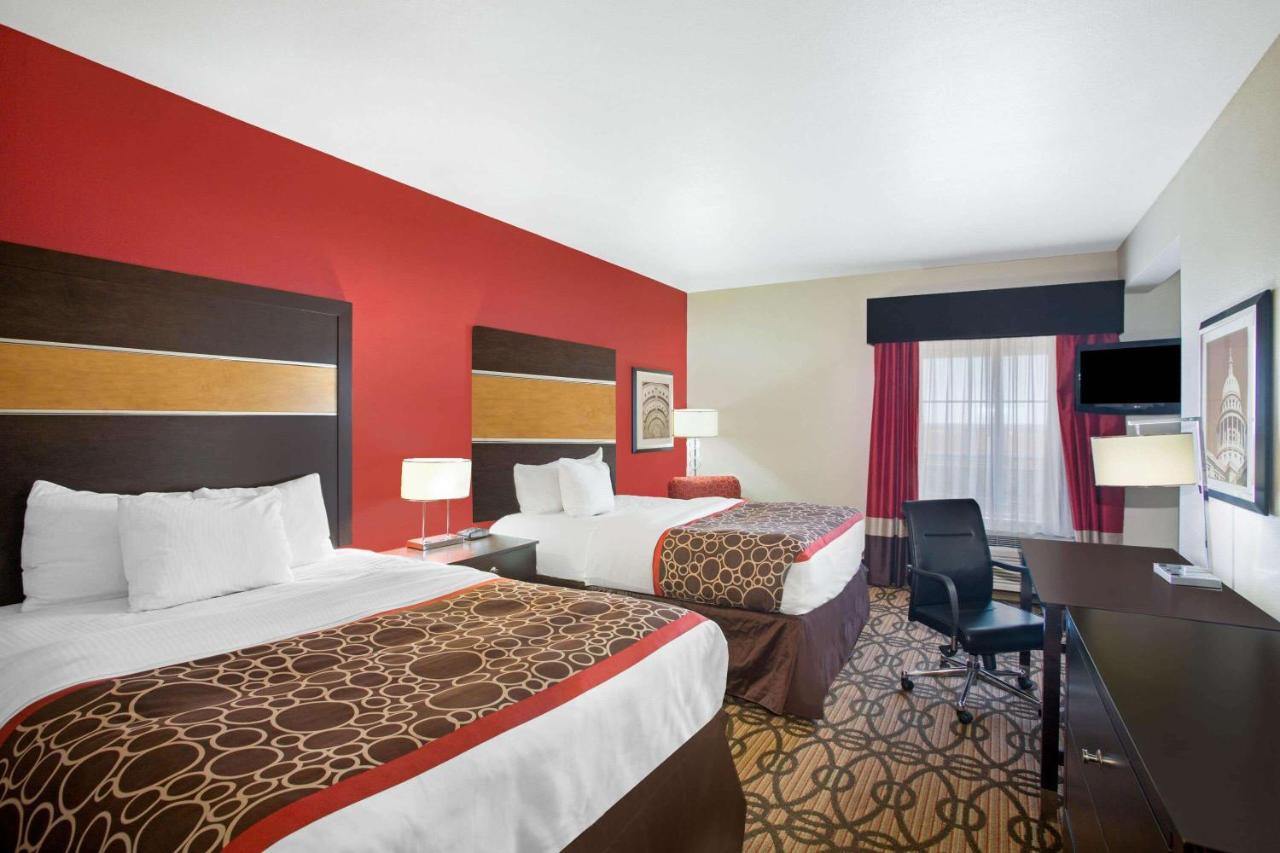 Queen Apartment with View - Non-Smoking at La Quinta Inn & Suites by Wyndham Pearsall