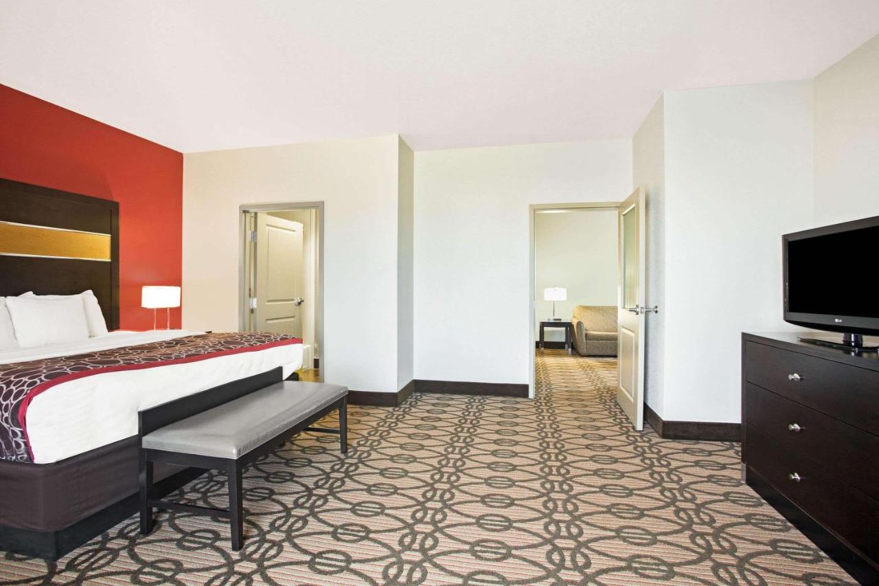 Deluxe Executive Suite with View - Non-Smoking at La Quinta Inn & Suites by Wyndham Pearsall