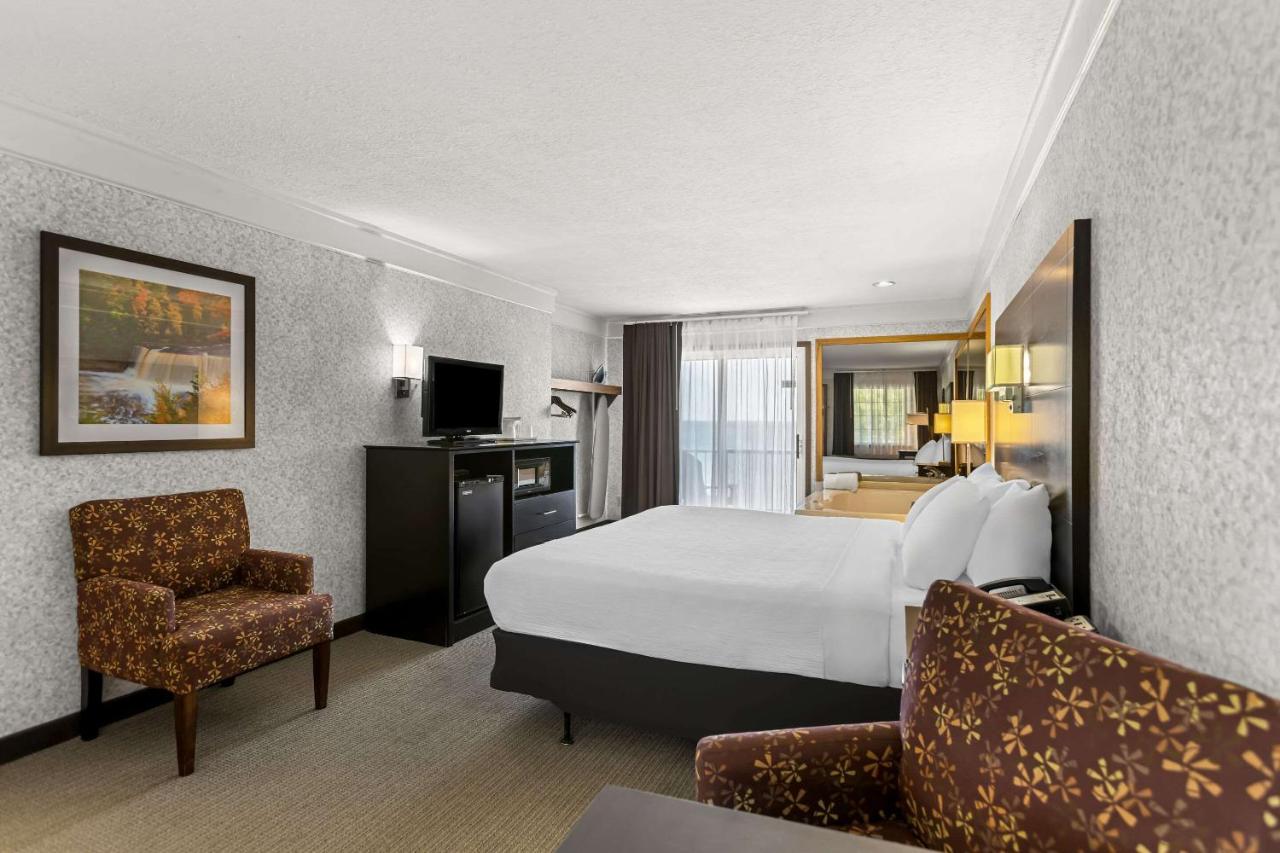 | Quality Inn Lakefront