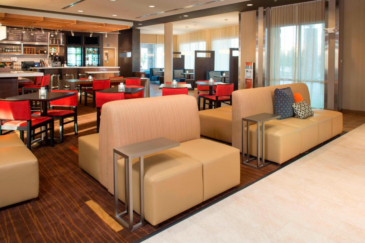 | Courtyard by Marriott Dallas Midlothian at Midlothian Conference Center